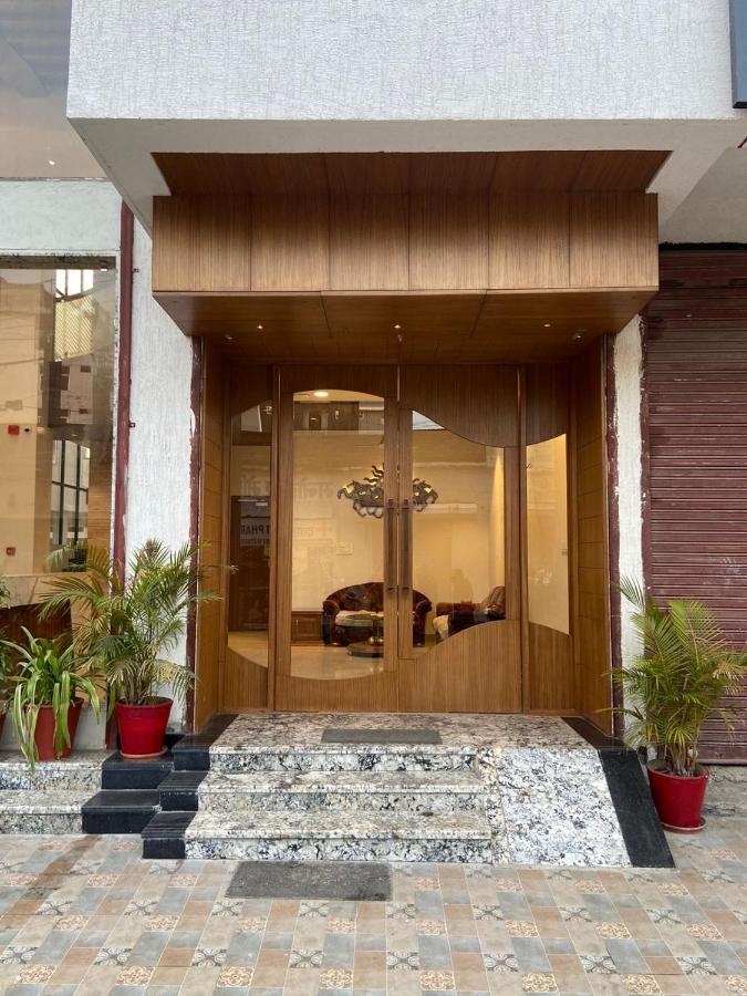 Hotel Mumbai House Express Удайпур Екстериор снимка