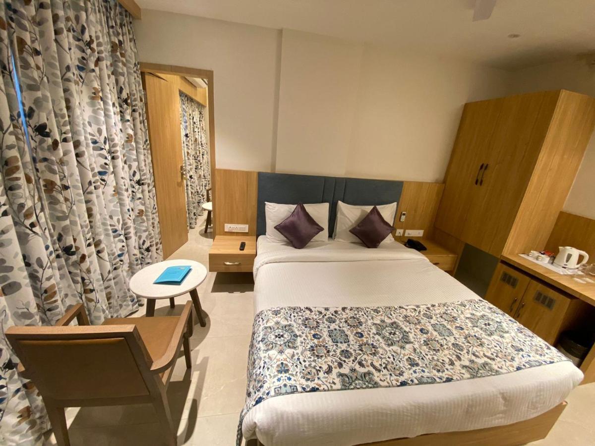 Hotel Mumbai House Express Удайпур Екстериор снимка
