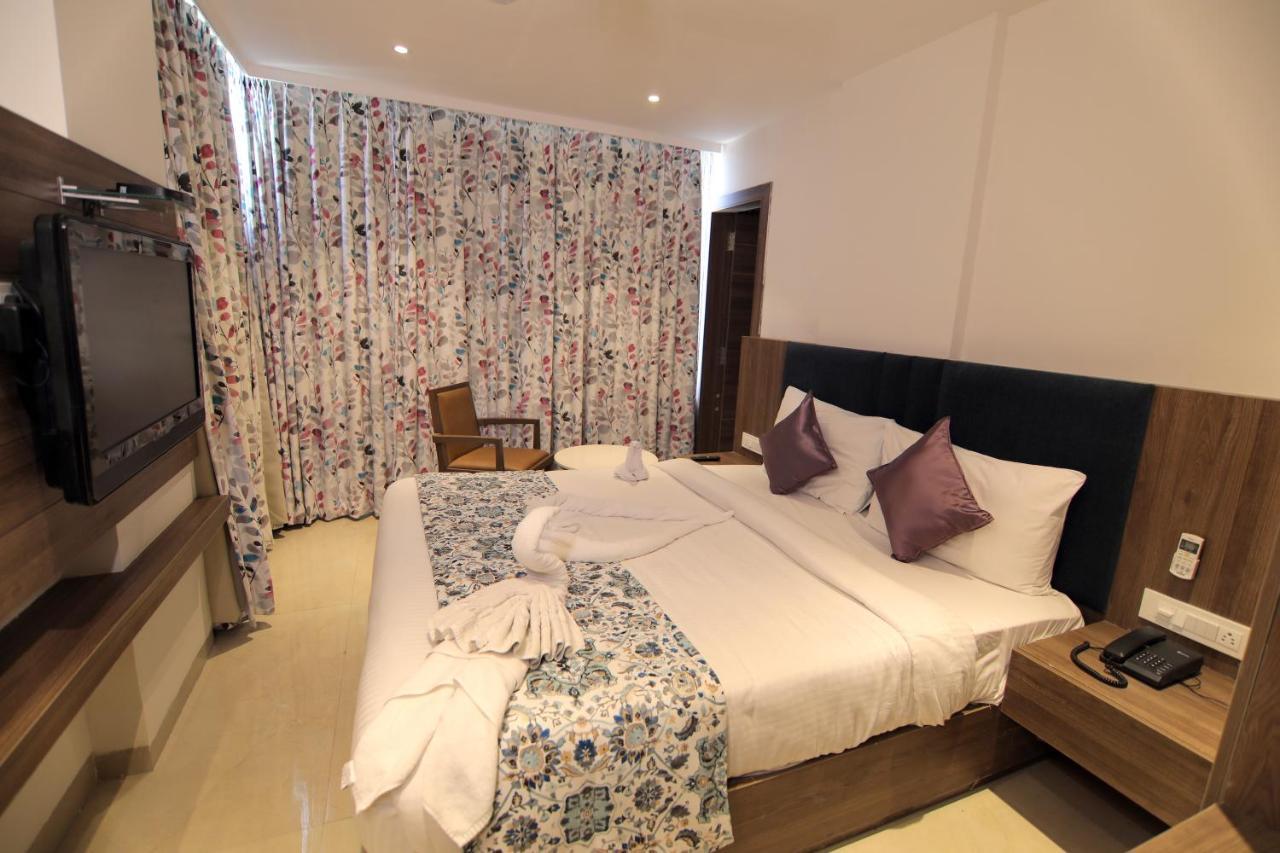 Hotel Mumbai House Express Удайпур Екстериор снимка