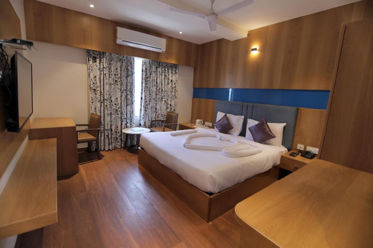 Hotel Mumbai House Express Удайпур Екстериор снимка