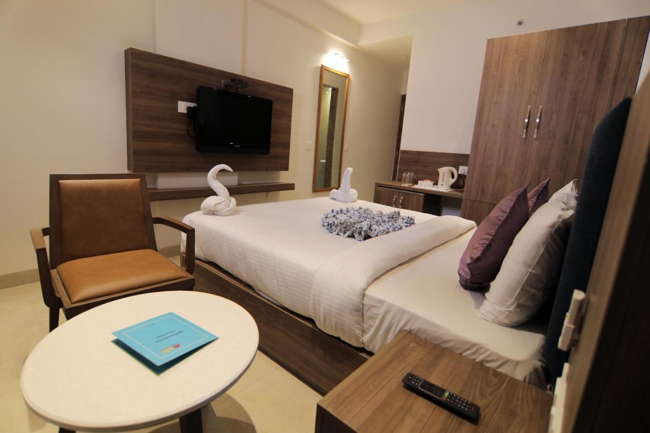 Hotel Mumbai House Express Удайпур Екстериор снимка