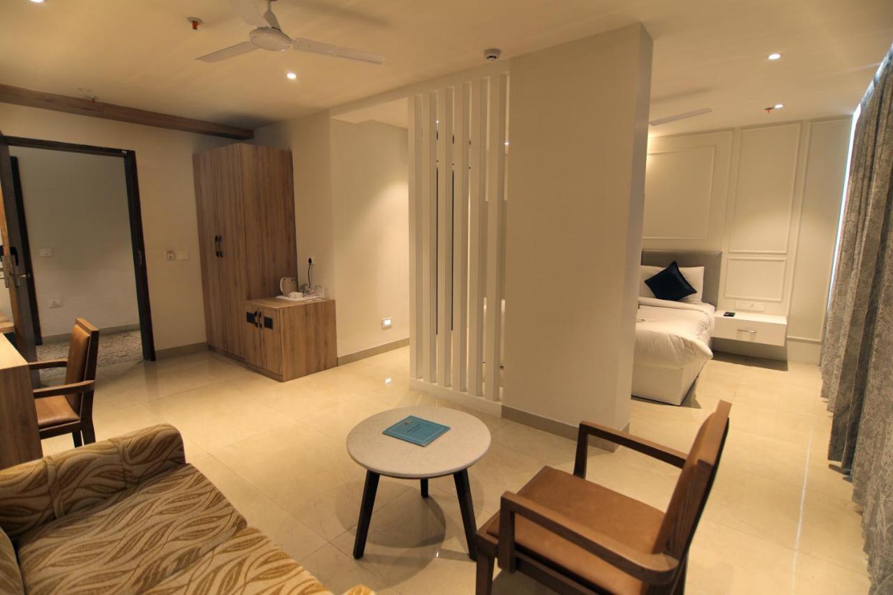 Hotel Mumbai House Express Удайпур Екстериор снимка