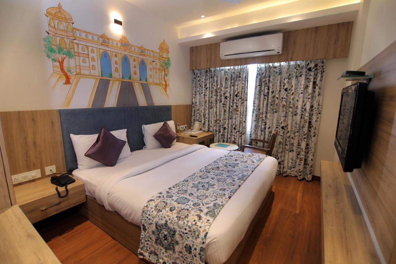 Hotel Mumbai House Express Удайпур Екстериор снимка