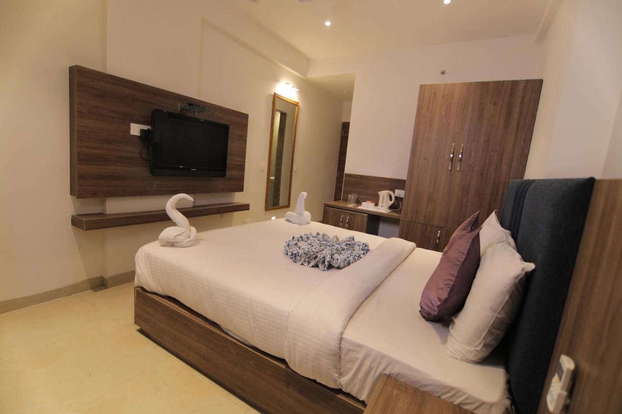 Hotel Mumbai House Express Удайпур Екстериор снимка