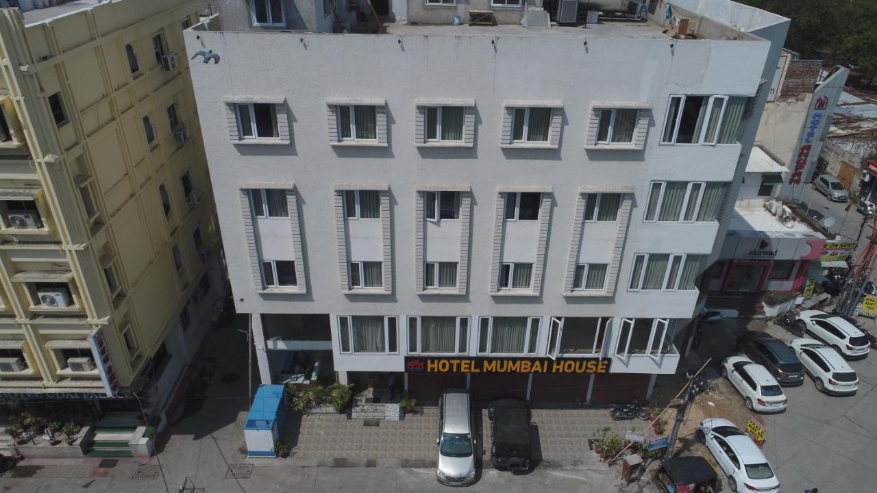 Hotel Mumbai House Express Удайпур Екстериор снимка