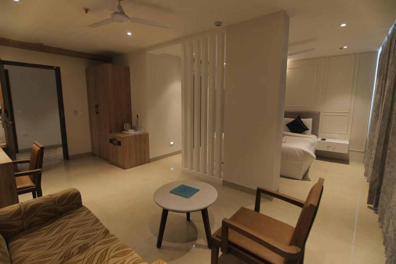 Hotel Mumbai House Express Удайпур Екстериор снимка